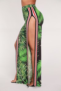 05-10-18_Studio_3FN90104_BlackGreen2074.jpg