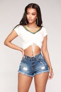 05-10-18_Studio_3PT6520_White2115.jpg