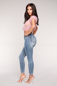 05-10-18_Studio_3PT6521_Mauve2011.JPG