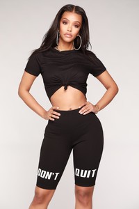 05-10-18_Studio_3Q190_Black2091.jpg