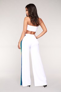 05-10-18_Studio_3_T30626_White0378_CC.jpg