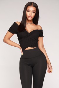 05-11-18_Studio_3APH6103_Black2377.jpg
