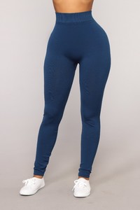 05-15-18_STUDIO1__MF878_Navy_0123.JPG