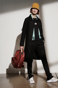 09-tomas-maier-resort-19.thumb.jpg.3cd3ad4be9e6fda0418f52fbd3d69846.jpg