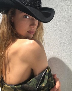 Hannah Ferguson 23.jpg