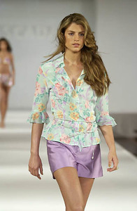 1329738479_EscadaSS2001NYFW2.thumb.jpg.cad12a20afc2fb0f82f7ac4a2242f3e7.jpg