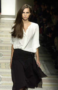 1806665859_GillesRosierSS2001PFW2.thumb.jpg.8795a3ca9d316e12caad0021eb60ed0f.jpg