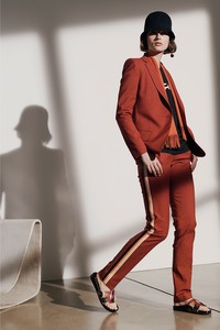 20-tomas-maier-resort-19.thumb.jpg.3d0efb081e627c58661c7c9c087f7b28.jpg