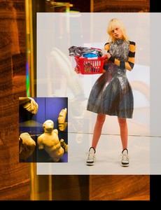2018-04_NUMERO-BERLIN_LOUIS-VUITTON_by_MAURITS_SILLEM_5.thumb.jpg.00b82540fe17e34ab608894263ded22b.jpg