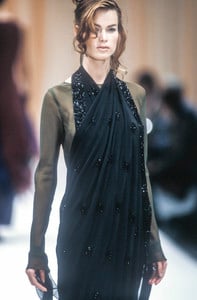 229012267_AlbertaFerretti1994WomenRTW91.thumb.jpg.86bbb475f0cd0de5e496cde16c95214c.jpg