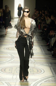 30968898_GillesRosierSS2001PFW3.thumb.jpg.0414d6e90df29f97257ab9cac888e700.jpg