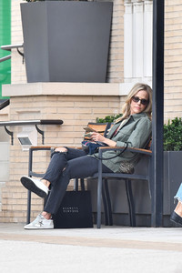          jub260518BZNimage1.JPG
