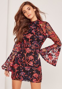 premium-minikleid-mit-blumenstickereien-und-trompetenxe4rmeln-in-schwarz (4).jpg