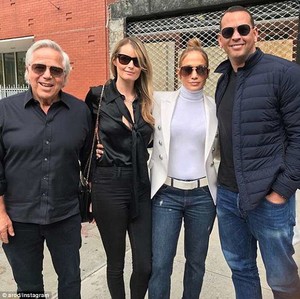 4BE5A1D500000578-5695847-Double_date_The_couple_met_up_with_Robert_Kraft_76_and_his_longt-a-15_1525577919857.jpg
