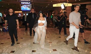 4BED801B00000578-5697763-And_yes_the_cameras_were_there_The_Keeping_Up_With_The_Kardashia-a-84_1525645372253.jpg