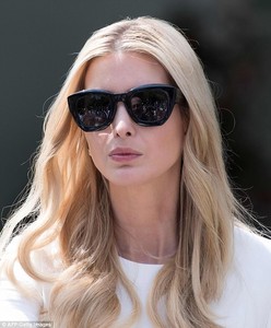 4BF3776100000578-5701099-Ivanka_wore_her_long_blonde_hair_in_loose_waves_that_flowed_past-a-81_1525731254521.jpg