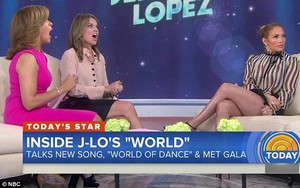 4C060EEF00000578-5709985-Trio_J_Lo_showed_off_her_assets_on_the_Today_show_flashing_her_d-m-34_1525884921869.jpg
