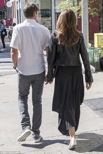 4C07E33800000578-5710203-So_sweet_The_couple_walked_hand_in_hand_still_smitten_after_20_y-m-66_1525932478280.jpg