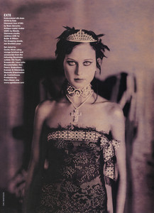 elle uk march 2002 semanova (12).jpg