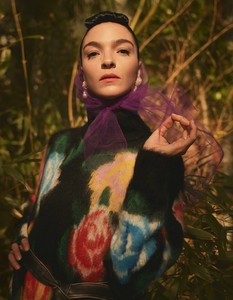 5ae8b1c4bf813_VogueMexicoMay201811.thumb.jpg.739e0ab549db18f958ffac052eec5fb8.jpg