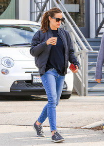 Jennifer+Garner+goes+out+coffee+jAuI3hHqU63x.jpg