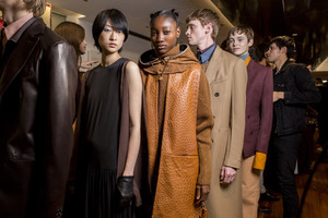 5aeb834f62faa_ferragamo-bks-m-rf18-2768(1).thumb.jpg.fe56a662194f59f5953e9af42e97253f.jpg