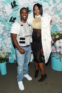 Naomi+Campbell+Tiffany+Co+Paper+Flowers+Event+4K4WyL0eUyMx.jpg