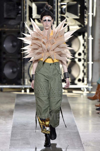 5aed633c2b425_JunyaWatanabeSS2017PFW5.thumb.jpg.7c5273574023dd15181737837890ae72.jpg