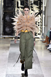 5aed633d463a1_JunyaWatanabeSS2017PFW6.thumb.jpg.2f8bef5f8351c17a06652d61116143e1.jpg