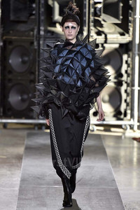 5aed6344e2f5d_JunyaWatanabeSS2017PFW13.thumb.jpg.eaee5965639c625ee58acae01a490384.jpg