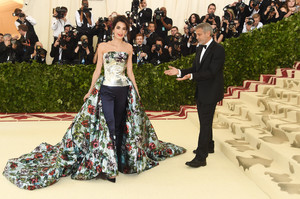 Amal+Clooney+Heavenly+Bodies+Fashion+Catholic+q-vJHaBVmrWx.jpg