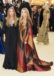 Ashley+Olsen+Heavenly+Bodies+Fashion+Catholic+LMsD7XyGAO0x.jpg