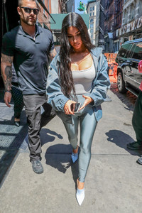 Kim+Kardashian+Kim+Kardashian+Out+New+York+Iax3Jy4anGUx.jpg