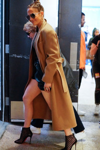      jlo100518BZNimage2.jpg