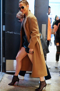      jlo100518BZNimage5.jpg