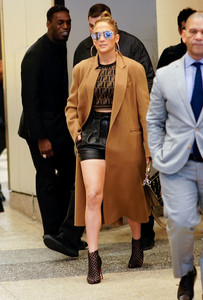      jlo100518BZNimage9.jpg