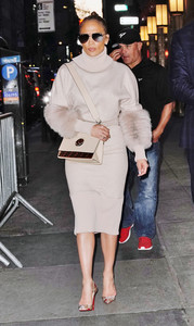      jlo100518BZNimage102.jpg
