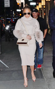      jlo100518BZNimage105.jpg