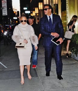      jlo100518BZNimage107.jpg