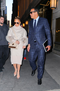      jlo100518BZNimage116.jpg
