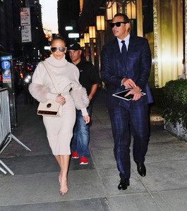      jlo100518BZNimage123.jpg