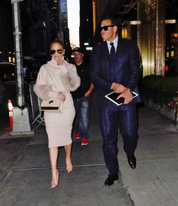      jlo100518BZNimage126.jpg