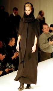 Erreuno - Autumn Winter 1996 1997 - Milan Fashion Week - Monday, March 4, 1996.jpg
