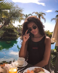 susievie - BhWEjRljLfb.jpg