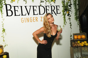 Nina+Agdal+Belvedere+Vodka+Celebrates+Newest+YfU_2hyZlwFx.jpg