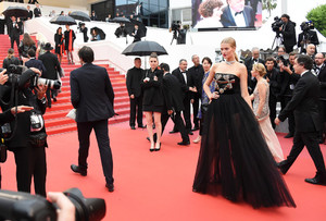 Toni+Garrn+Burning+Beoning+Red+Carpet+Arrivals+lPWKOz8A-PUx.jpg