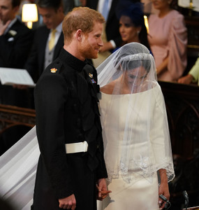 5b001d5267bbe_MeghanMarklePrinceHarryMarriesMsMeghangsuVRZebDGAx.thumb.jpg.71b0665de2f72e1b0b1f841bbea0ef10.jpg