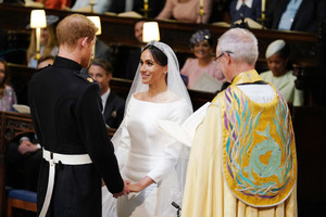 5b001dad90fe6_MeghanMarklePrinceHarryMarriesMsMeghantlWWYTKrX97x.thumb.jpg.1eb68e60d74599fb4dc140e84d96a9ba.jpg