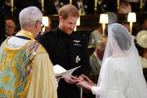 5b001dafc6aad_MeghanMarklePrinceHarryMarriesMsMeghanu3haDPORli8x.thumb.jpg.a3f7cb4e6178eabe646f9f6b475e08db.jpg