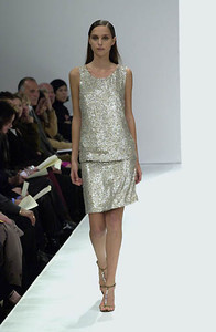 5b0259005d4f5_VeraWangFW20002001NYFW1.thumb.jpg.72391c50265c8eac62d7bd53ca4e82ce.jpg